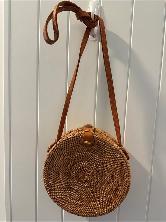 Handbags - Round Woven Crossbody Bag in Brown